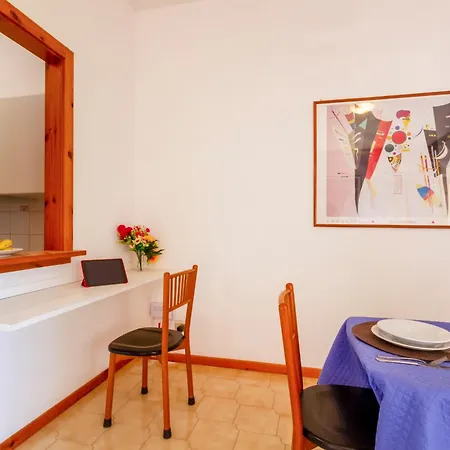 Guesthost - Alice Campoverde Apartment Vernole